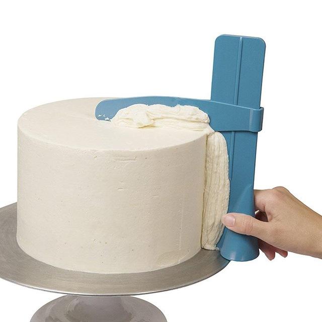 Cake Frosting/Icing Scraper Tool
